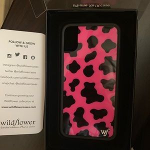 Wildflower pink cow phone case (never used)